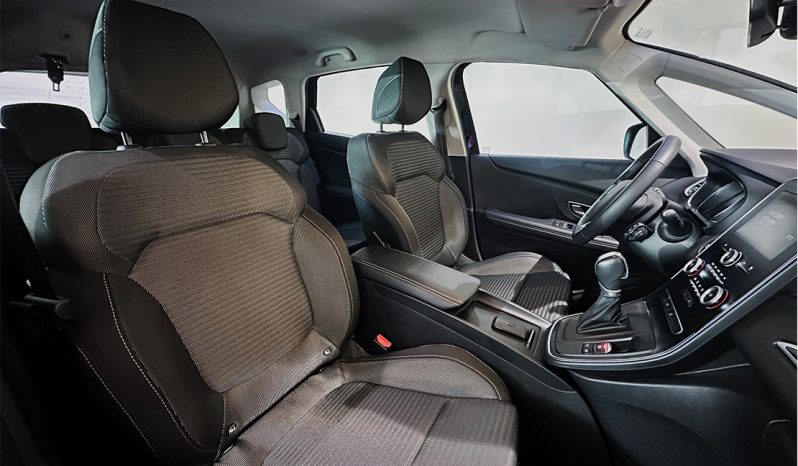 
								Renault Scenic Intens EDC full									