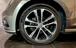 Volkswagen Golf R Line